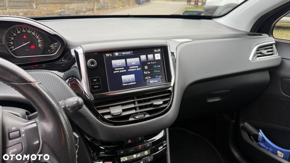 Peugeot 2008 1.2 Pure Tech Active S&S - 16