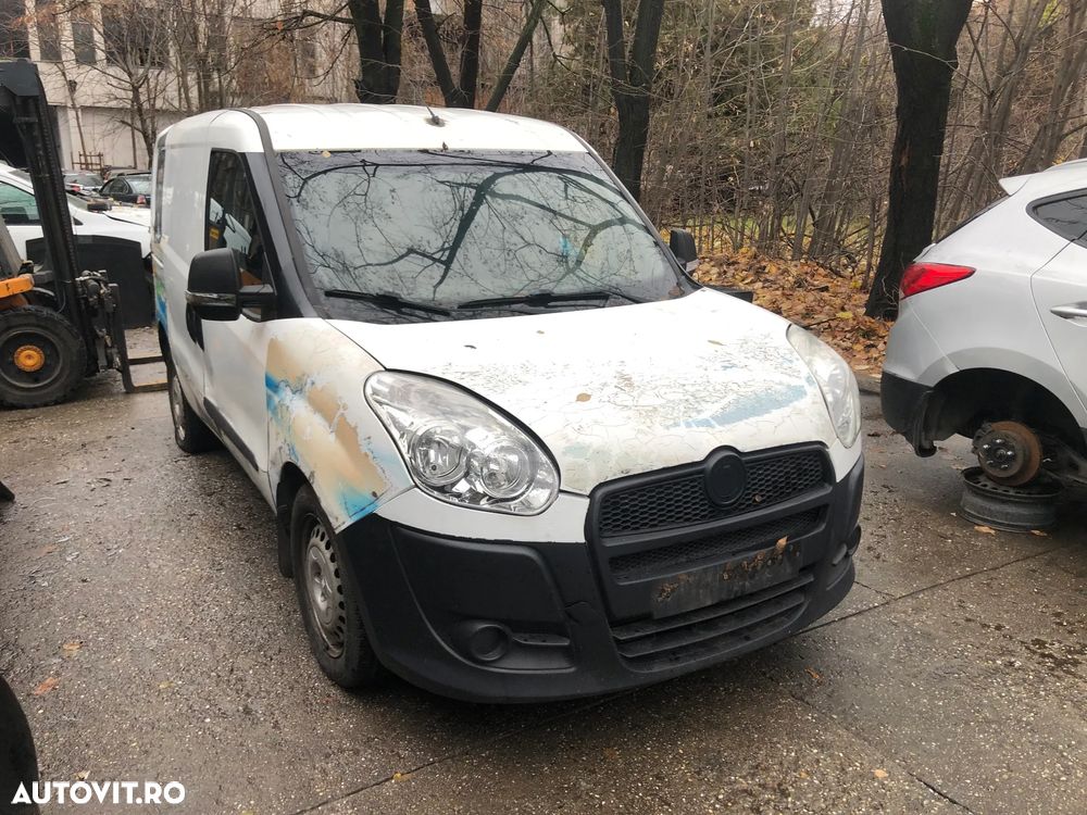 Dezmembrez Fiat Doblo 2012 2013 alb diesel - 5