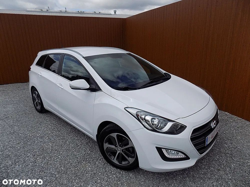 Hyundai i30 1.6 GDI BlueDrive Go DCT - 2