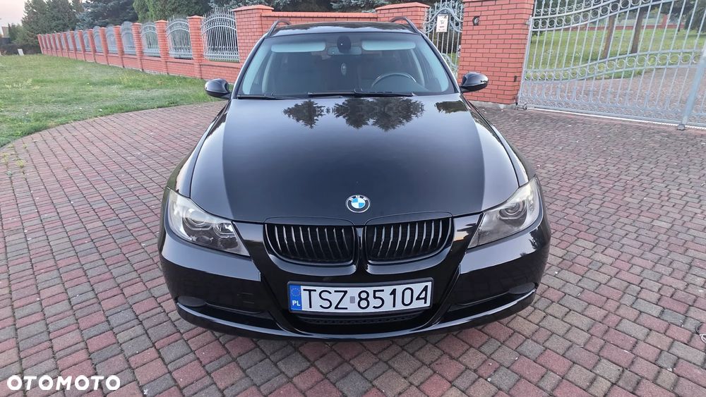 BMW Seria 3 318i - 24