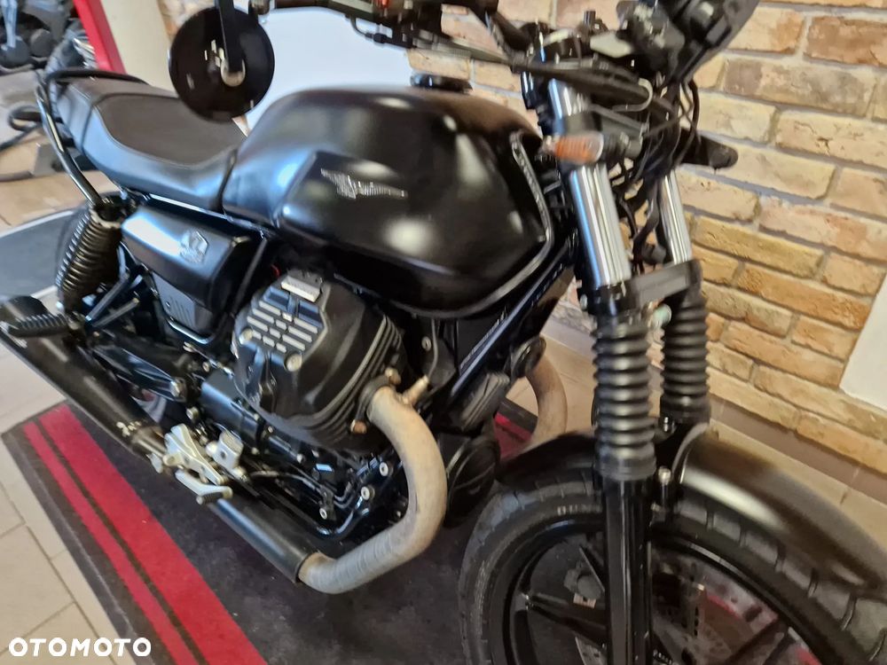 Moto Guzzi V7 - 25