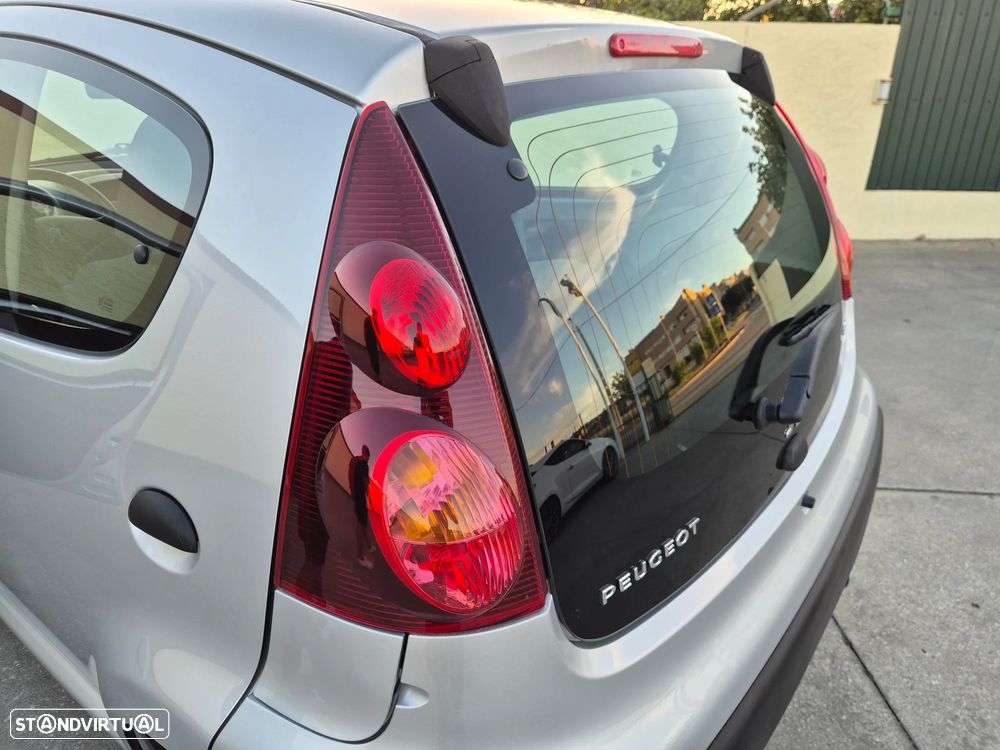 Peugeot 107 1.0 Trendy - 16