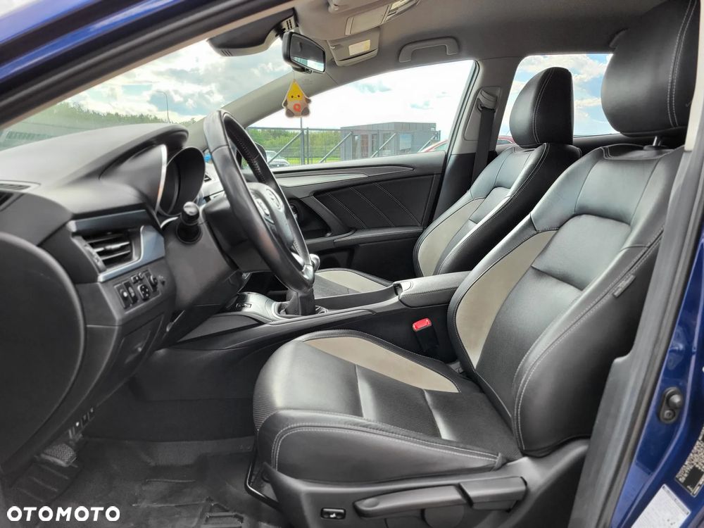Toyota Avensis 2.0 D-4D Premium - 17