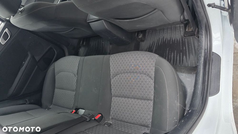 Kia Ceed 1.6 CRDi SCR L Business Line Plus - 14