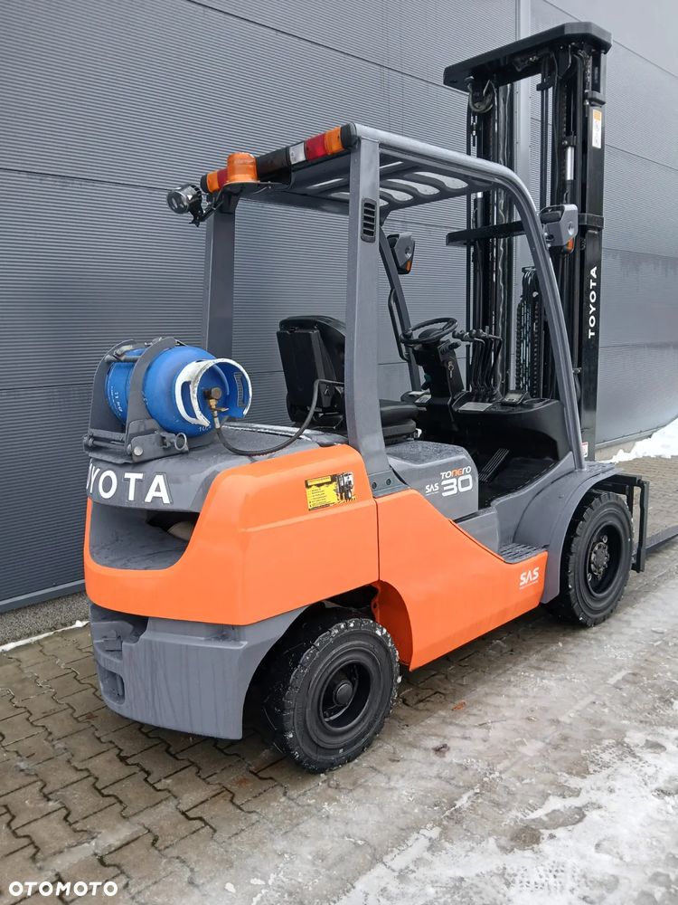 Toyota 02-8FGF30 - 6