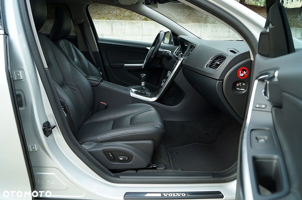 Volvo S60 D5 Summum - 24
