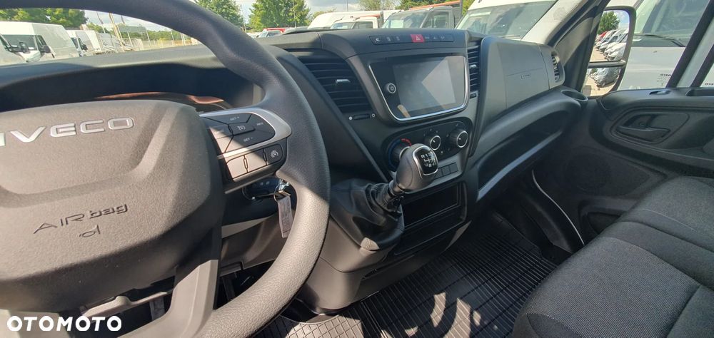 Iveco 35S18D Brygadowy 7-mio osobowy - 18