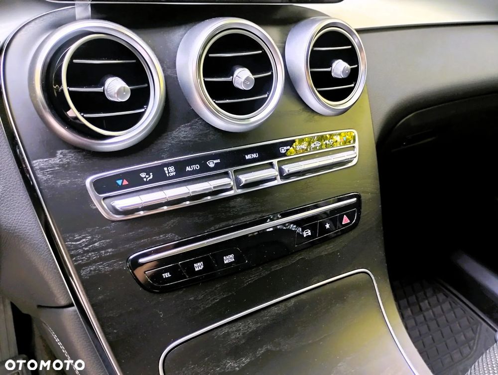 Mercedes-Benz GLC - 14