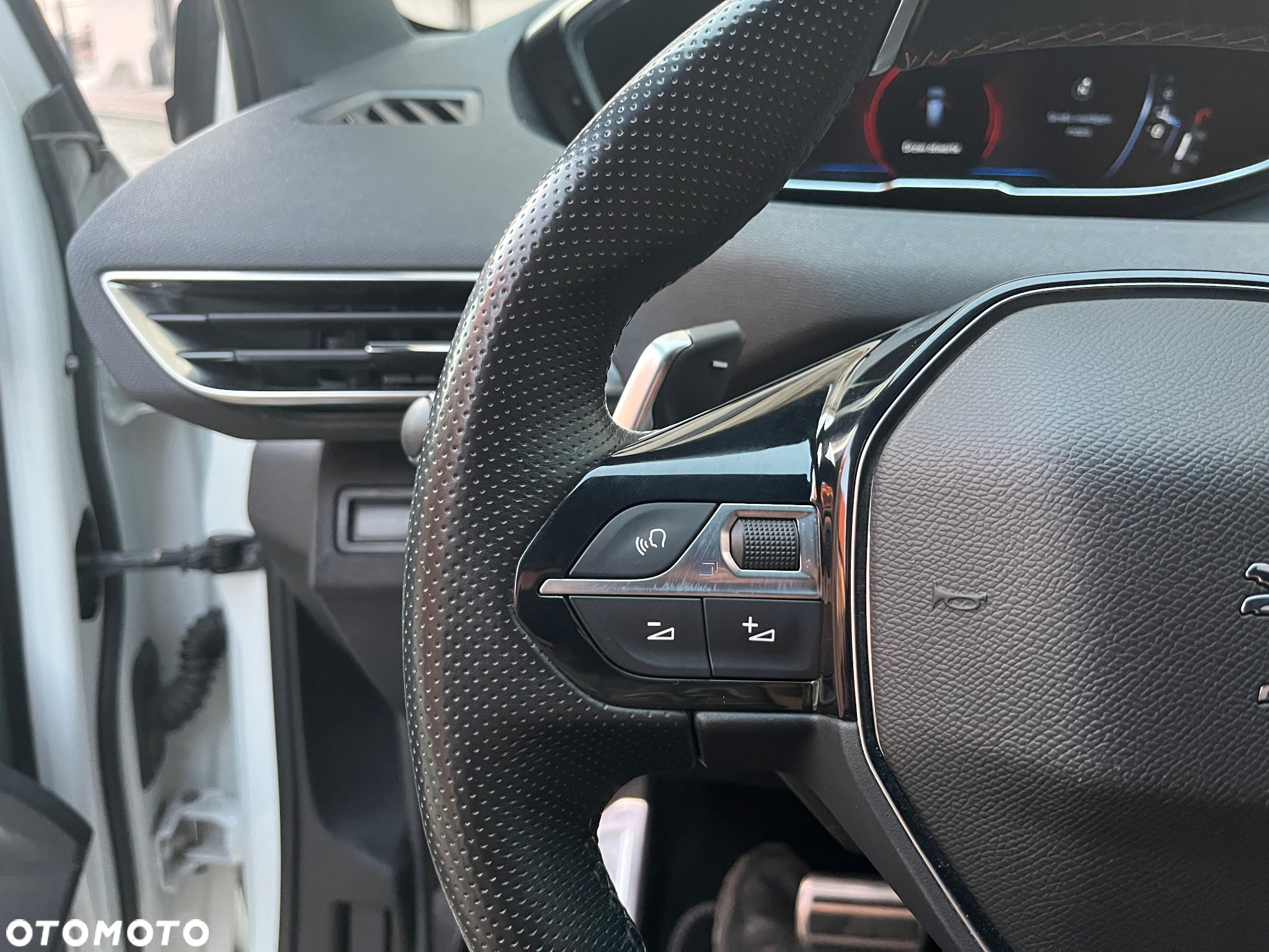 Peugeot 5008 PureTech 180 EAT8 Stop & Start GT - 33