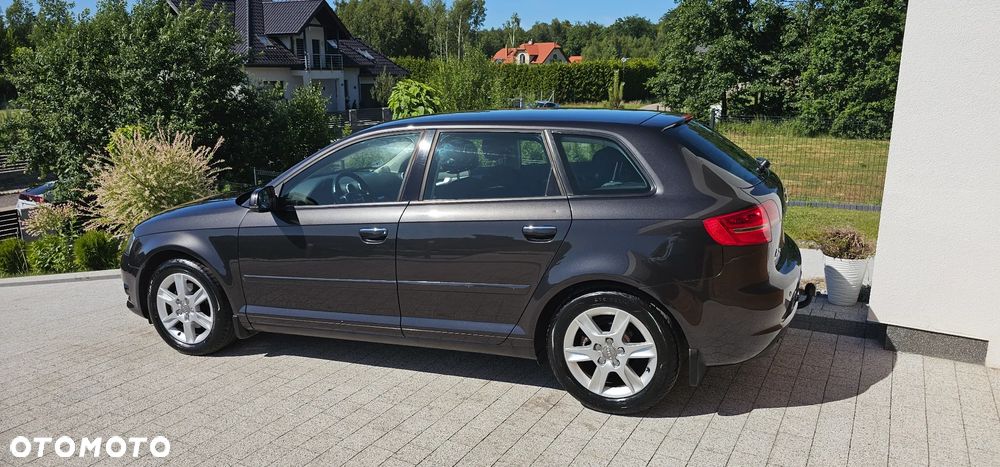 Audi A3 Sportback 2.0 TDI DPF Attraction - 1