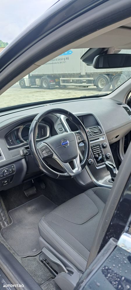 Volvo XC 60 D4AWD Momentum - 13