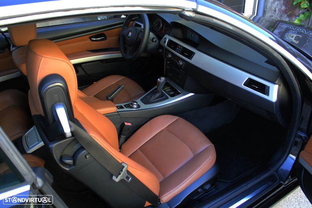 BMW 330 i Auto - 28