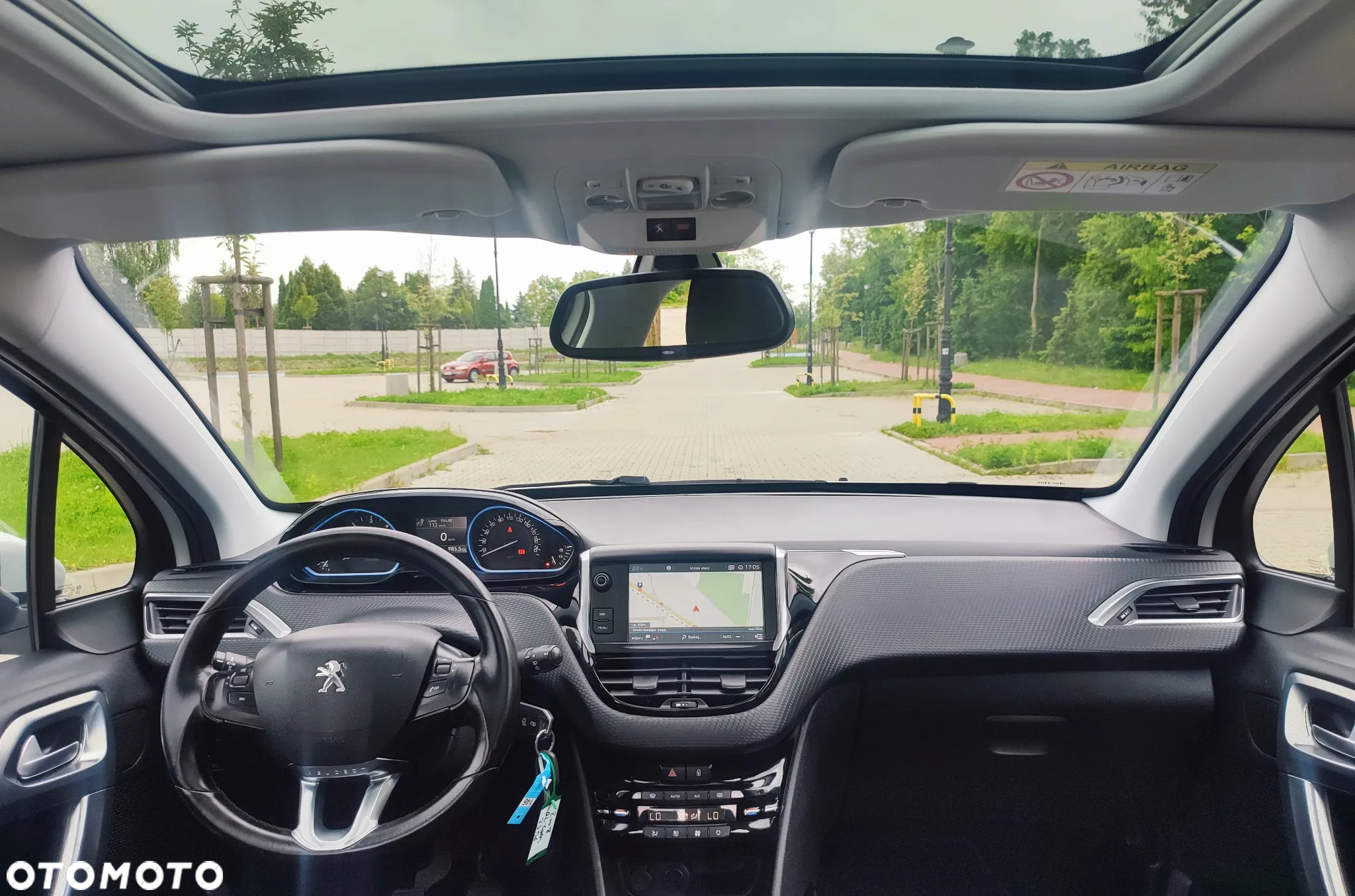 Peugeot 2008 1.6 BlueHDi Allure S&S - 27