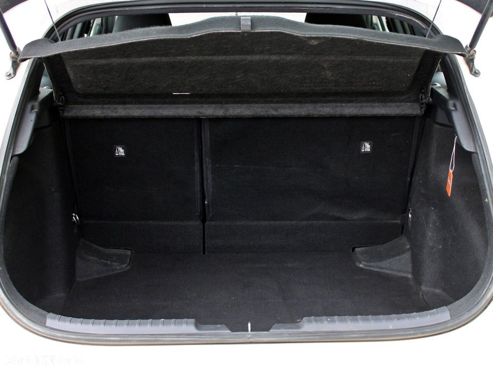 Toyota Corolla 1.8 Hybrid Comfort - 13
