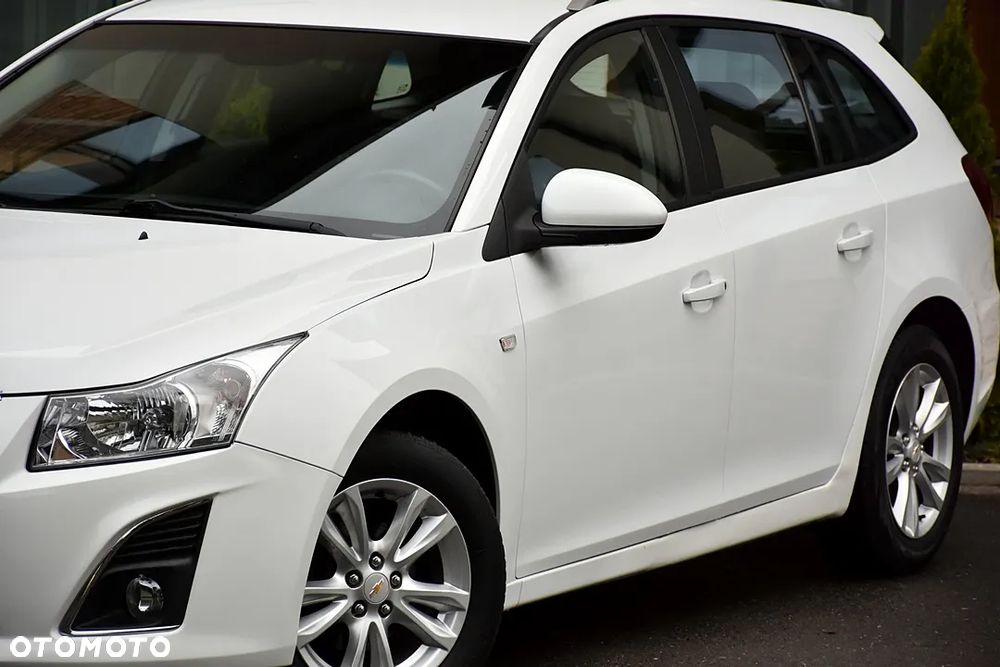 Chevrolet Cruze Station Wagon 1.6 LS+ - 10