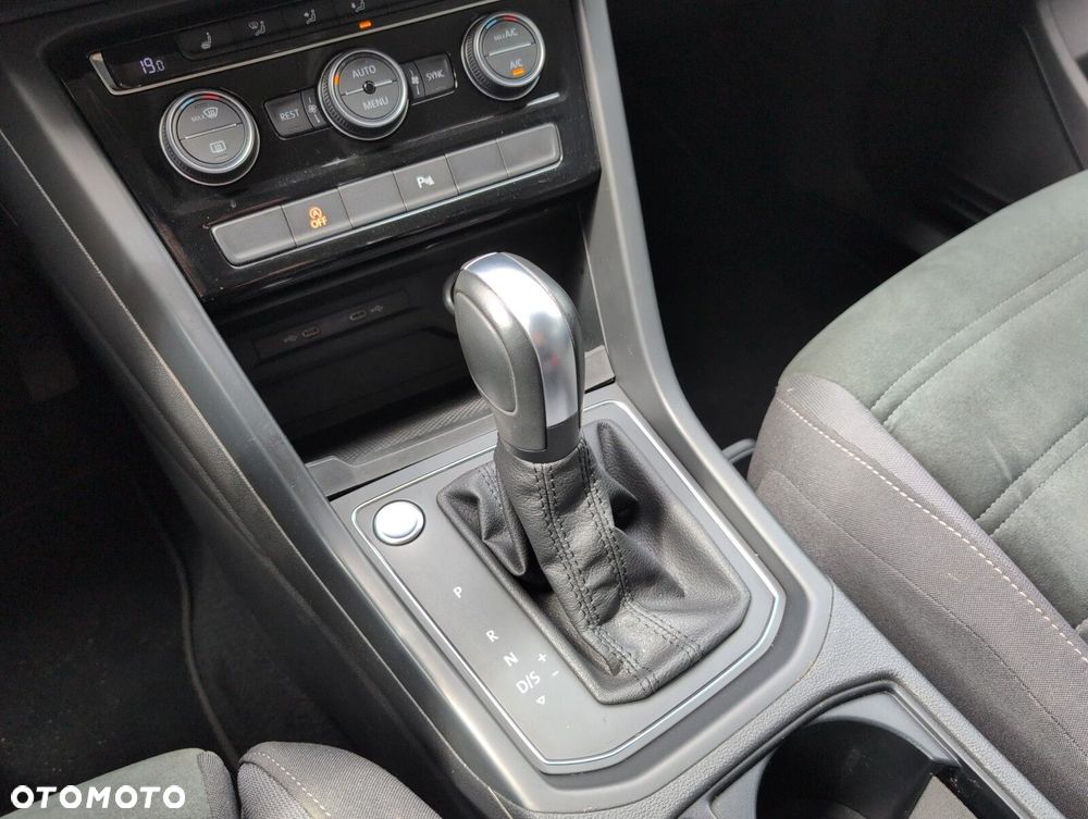 Volkswagen Touran - 29
