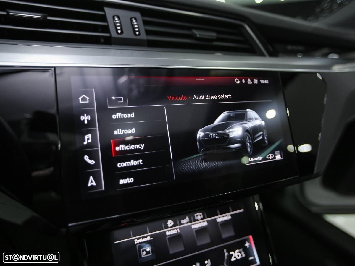 Audi e-tron 50 quattro S line - 28
