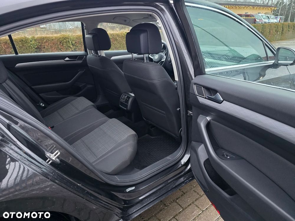 Volkswagen Passat 2.0 TDI EVO Business DSG - 12