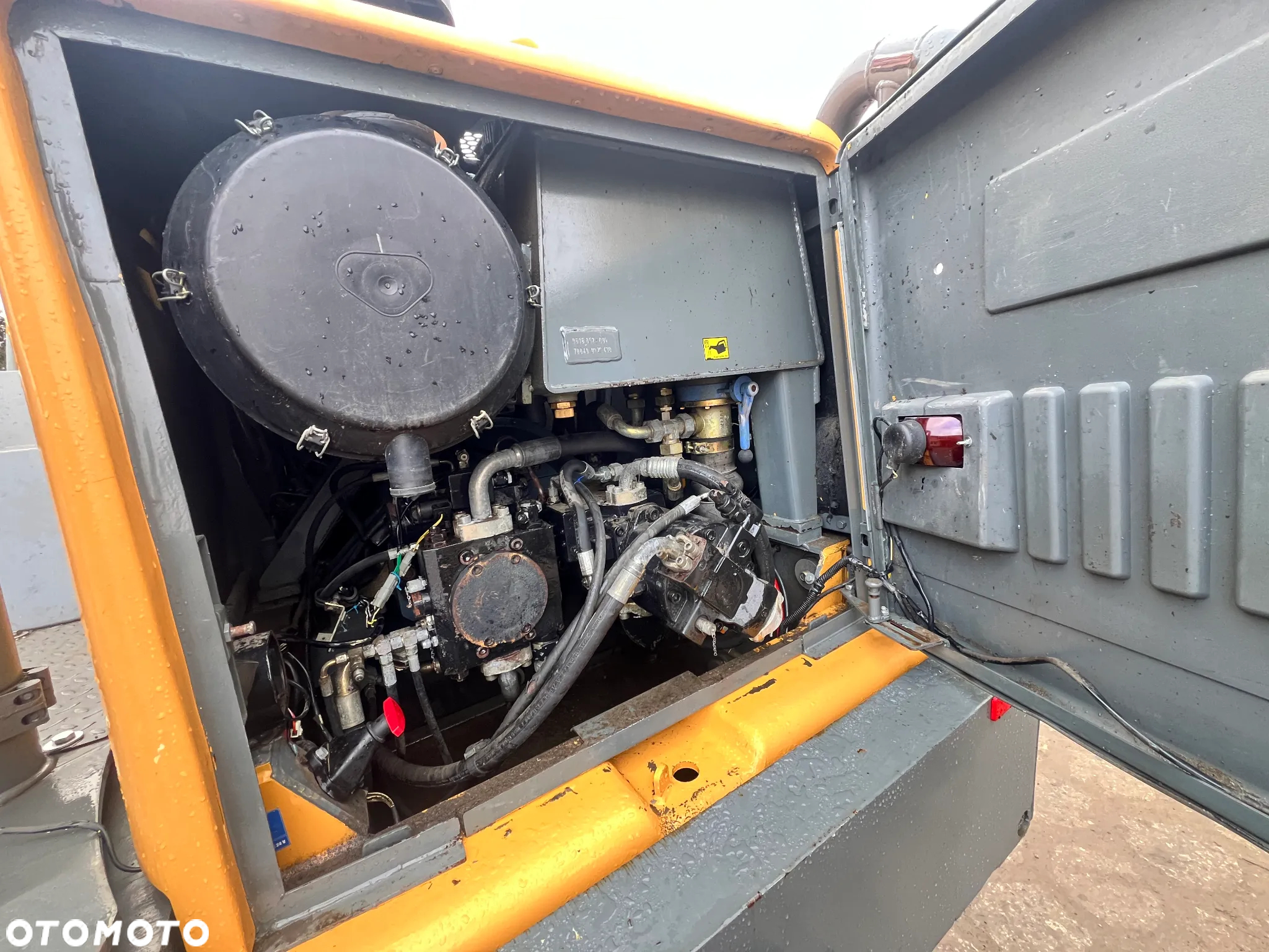 Liebherr ładowarka kołowa L564 Nowe Opony, Gotowa do pracy, 4m3, wytulejowana. KLIMA - 9