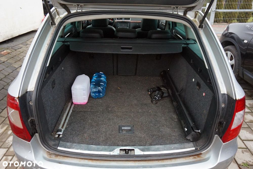 SKODA SUPERB II 3T KOMBI 2013 LA7W 2.0 TDI CFFB 140KM MTZ SREBRNY na części - 14