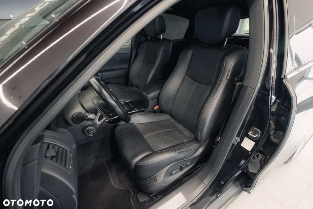 Infiniti QX70 - 12