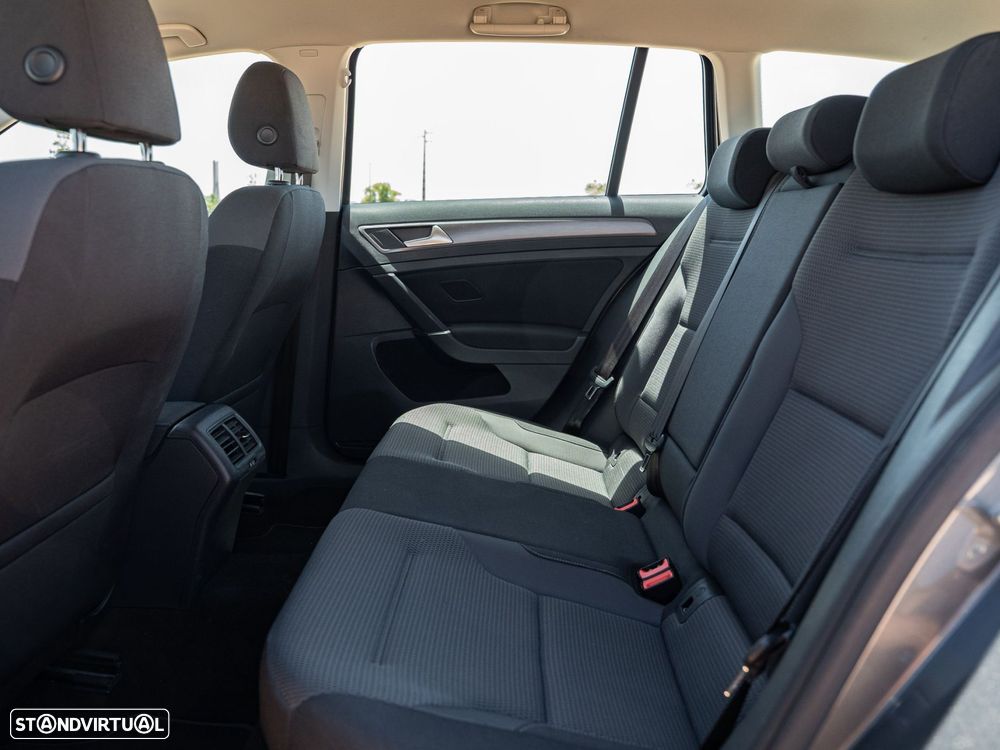 VW Golf Variant - 16