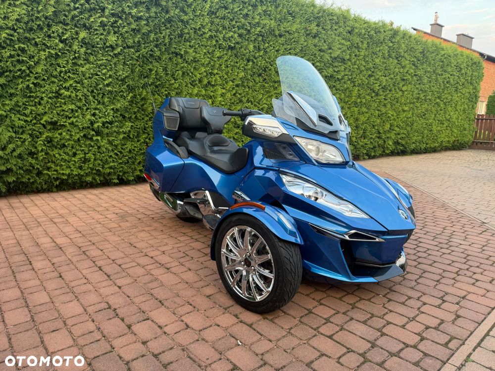 Can-Am Spyder - 2