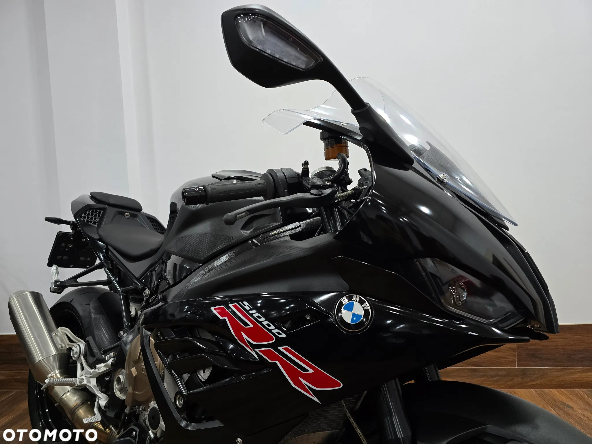 BMW S - 11