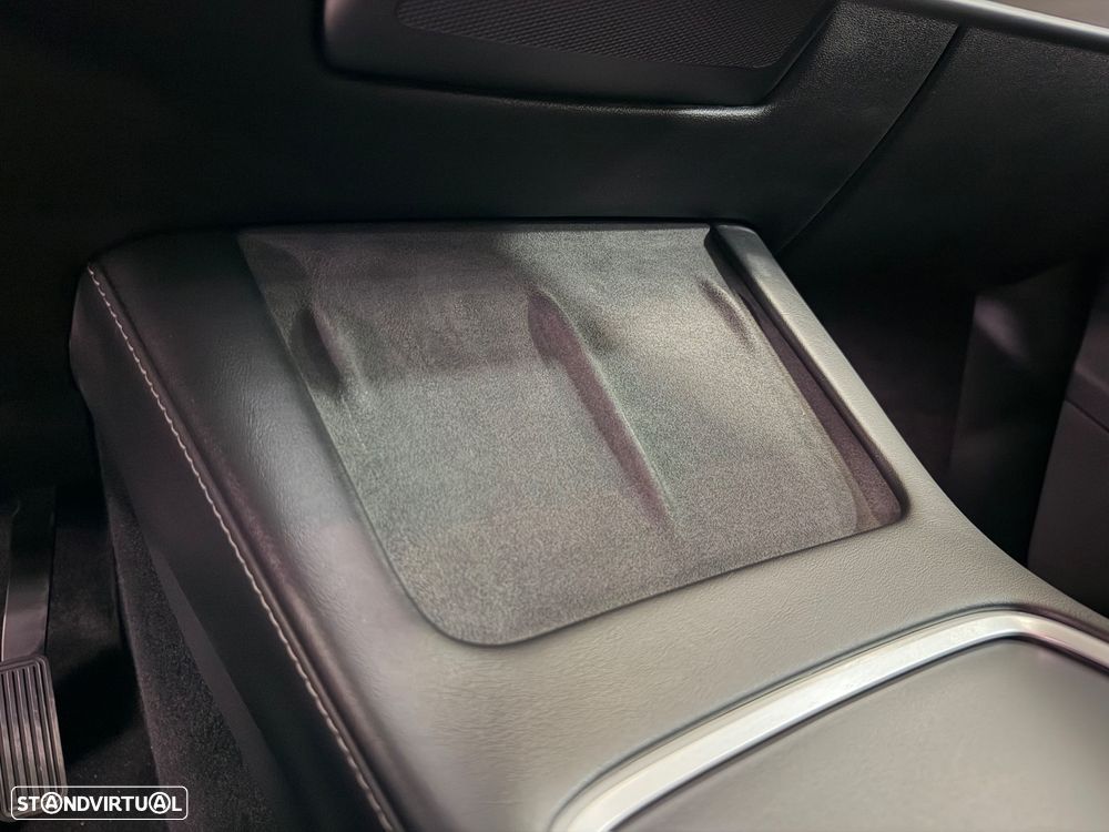 Tesla Model Y Long Range Tração Integral - 12
