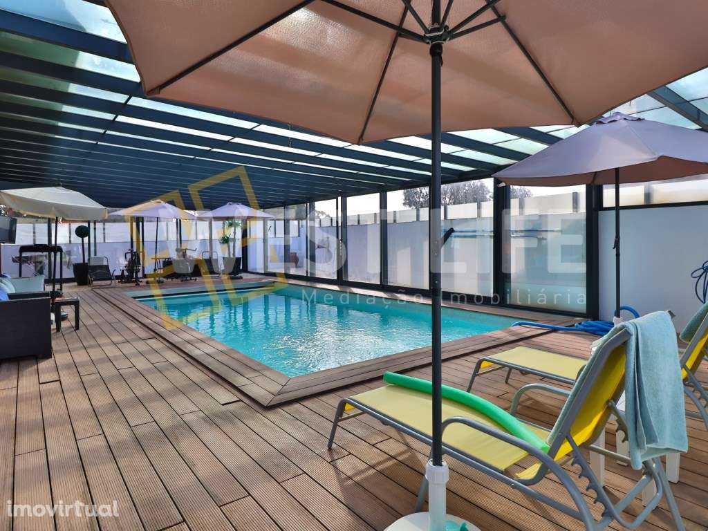 Moradia Independente T4 - PISCINA COBERTA + LOUNGE com CHURRASQUEIR... - Grande imagem: 2/30