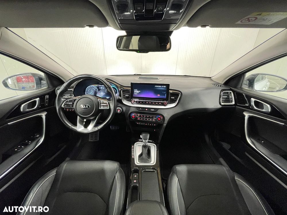 Kia XCeed 1.6 GDI 6DCT PHEV Vision - 13
