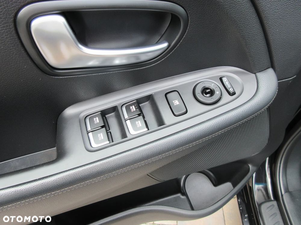 Kia Carens 1.7 CRDi Spirit - 12