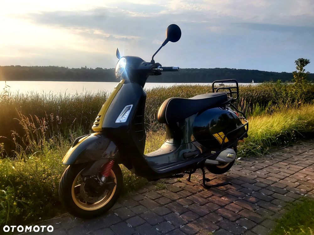 Piaggio Vespa - 18