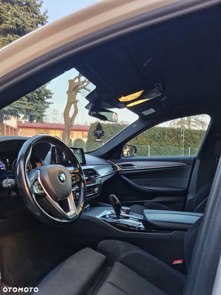 BMW Seria 5 520d xDrive - 5