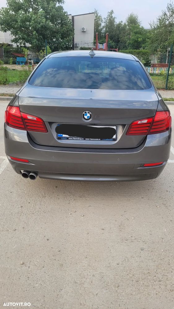 BMW Seria 5 528i xDrive AT - 24