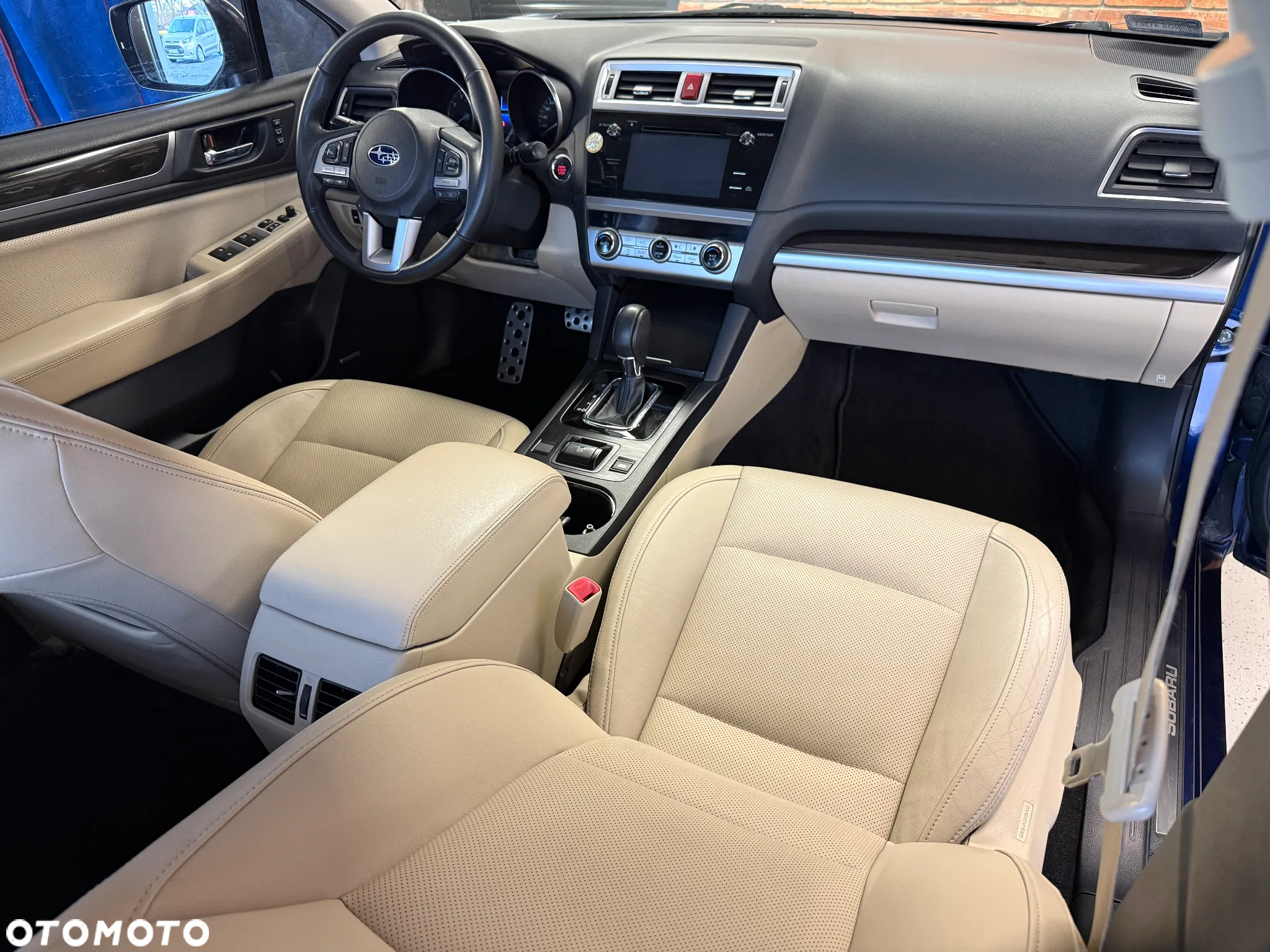 Subaru Legacy - 32