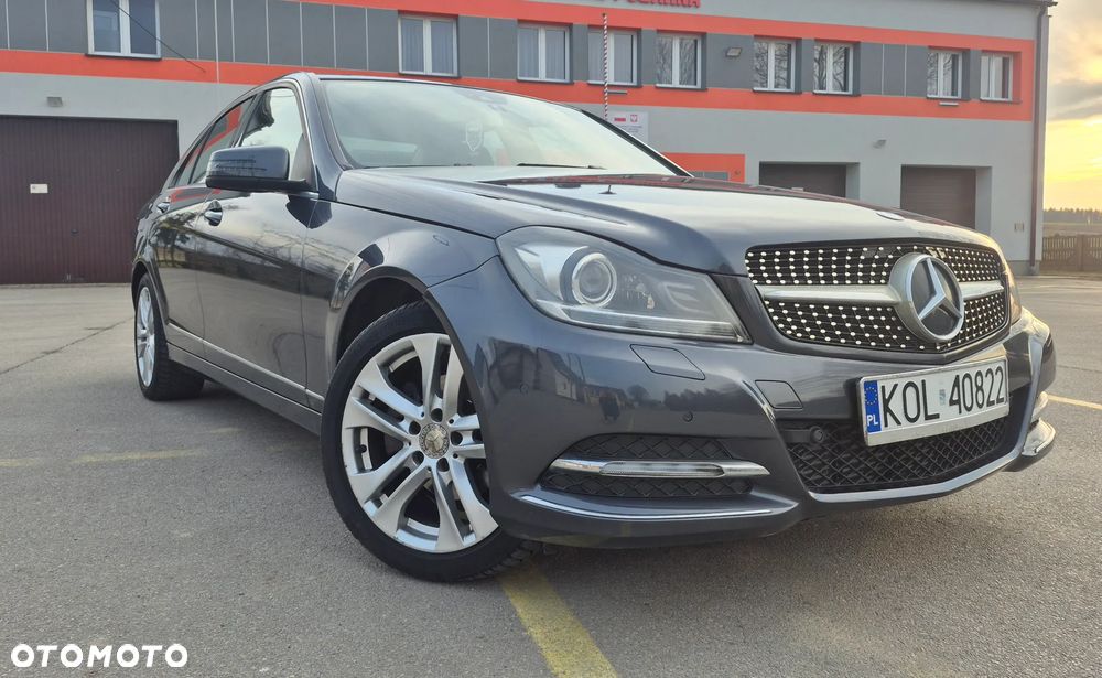 Mercedes-Benz Klasa C 180 T (BlueEFFICIENCY) 7G-TRONIC Avantgarde - 2
