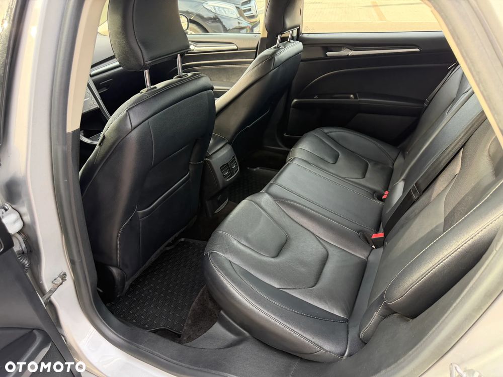 Ford Fusion - 21