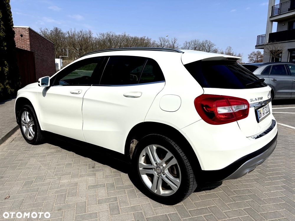 Mercedes-Benz GLA 250 4-Matic - 15
