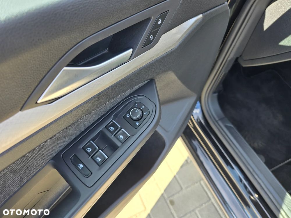 Volkswagen Golf - 23