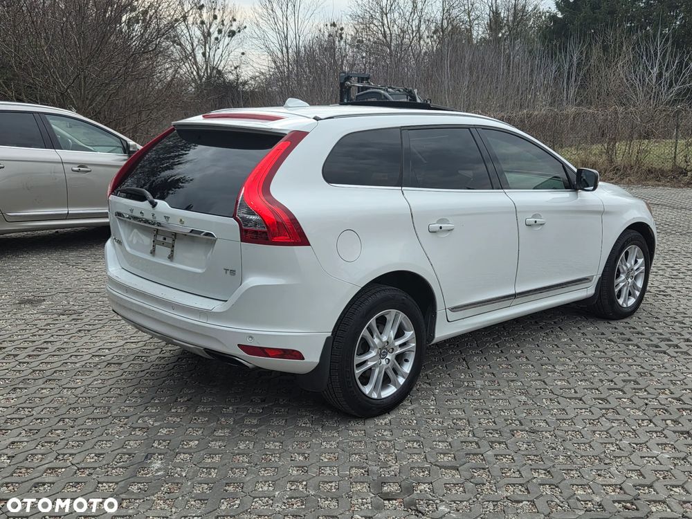 Volvo XC 60 T5 Drive-E Momentum - 3