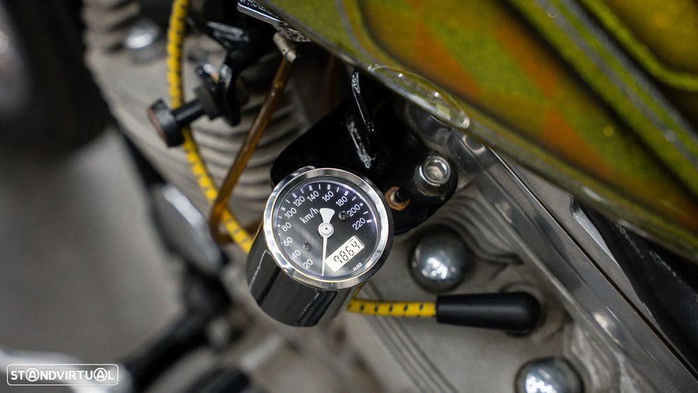 Harley-Davidson Sportster 883 - 8