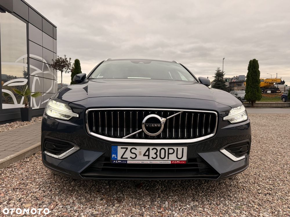 Volvo V60 2021 photo 2