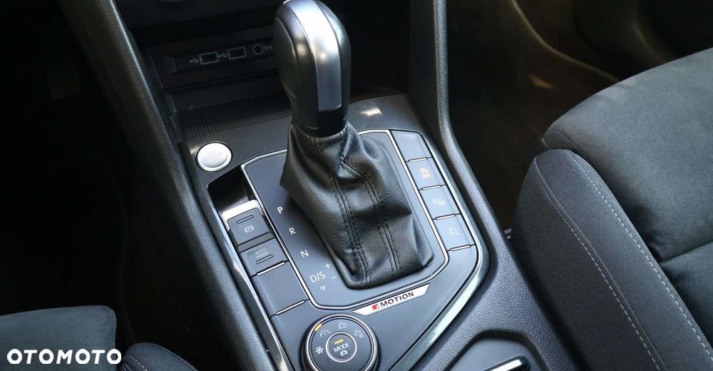 Volkswagen Tiguan - 30