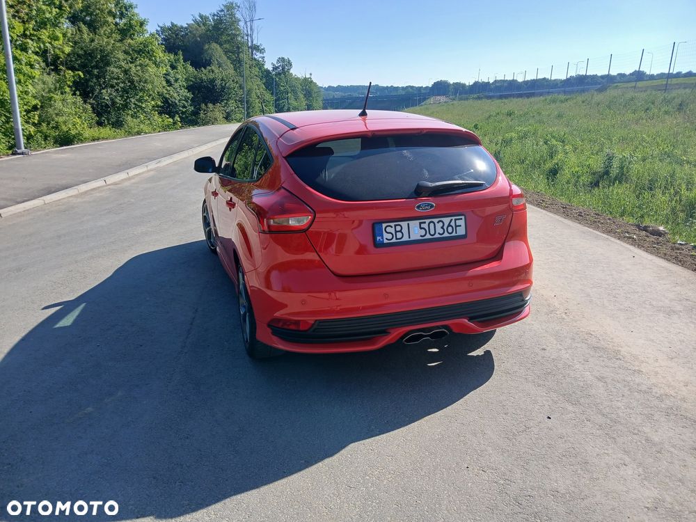 Ford Focus 2.0 EcoBoost ST mit Leder-Sport-Paket - 10