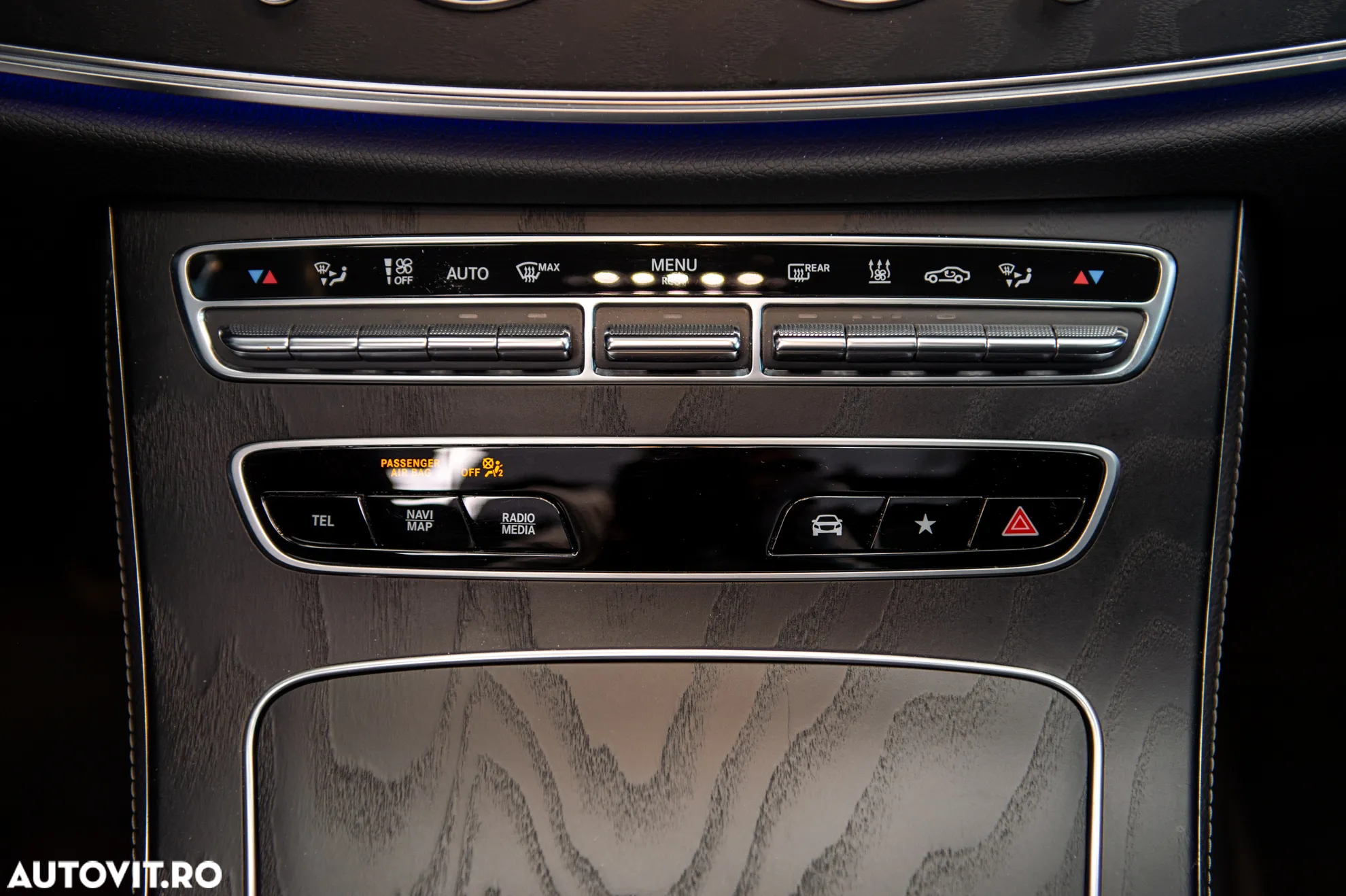 Mercedes-Benz E 300e 4Matic 9G-TRONIC Edition AMG Line - 24