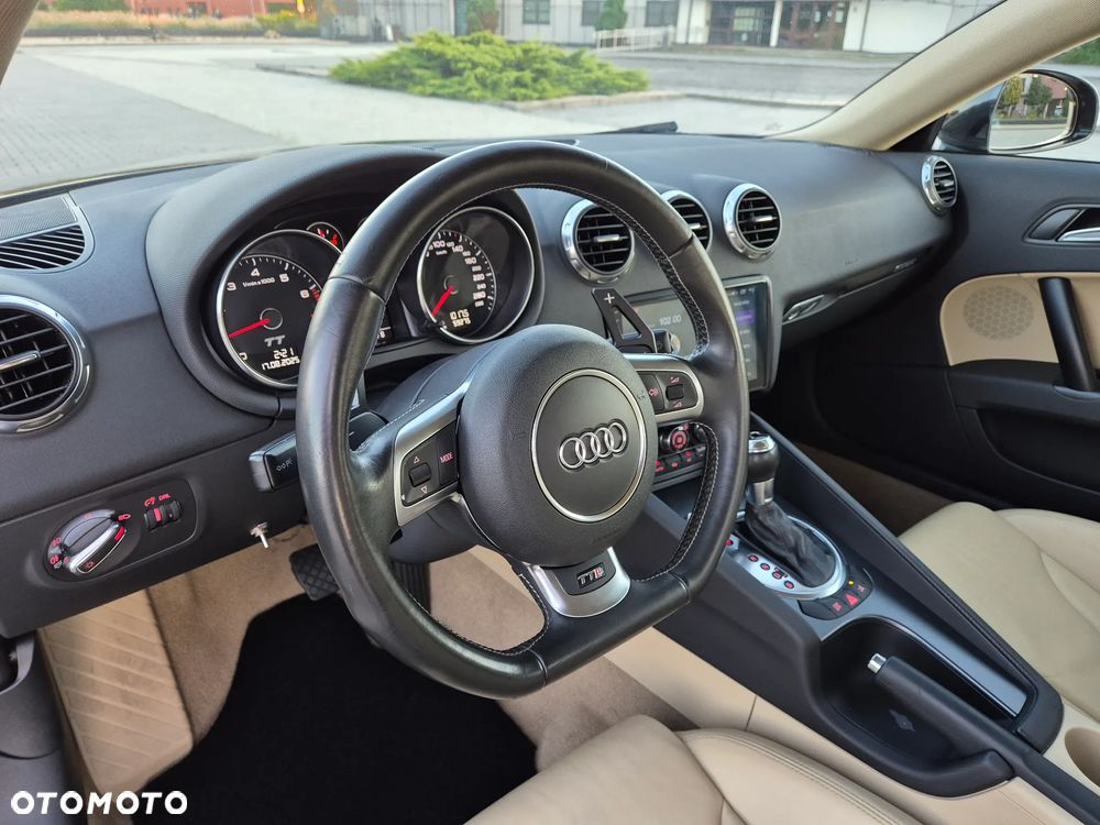 Audi TT Coupé 3.2 FSI Quattro S tronic - 32
