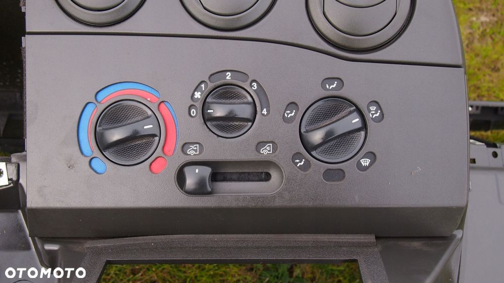 obudowa panelu regulacji nawiewu iveco daily 99 -06 123842800 ramka - 1