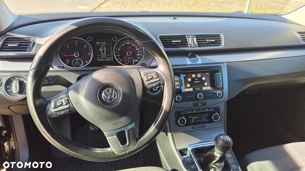Volkswagen Passat 2.0 TDI BlueMotion Technology Comfortline - 12