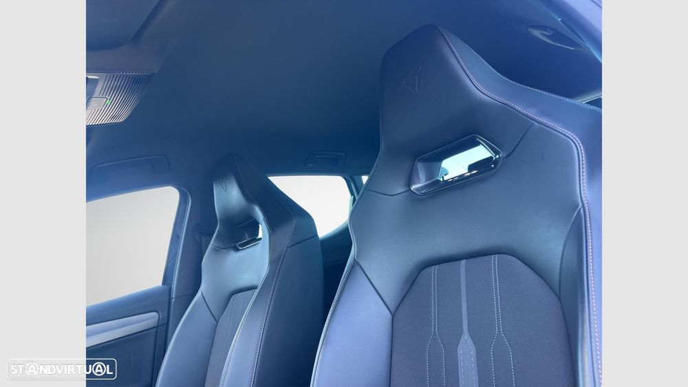 Cupra Leon 1.4 e-Hybrid MID DSG - 17